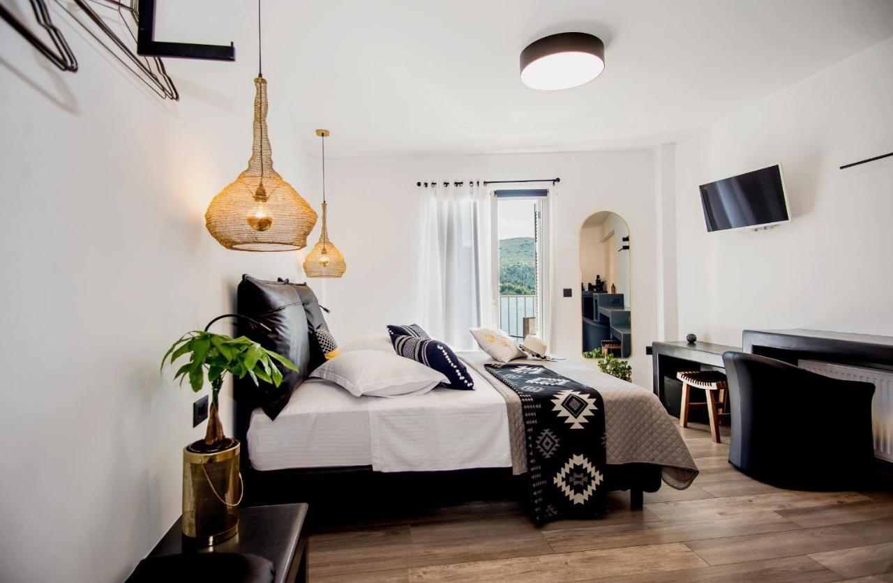 A & B Minimal Suite Ιι With Sea View In Argostoli Buitenkant foto