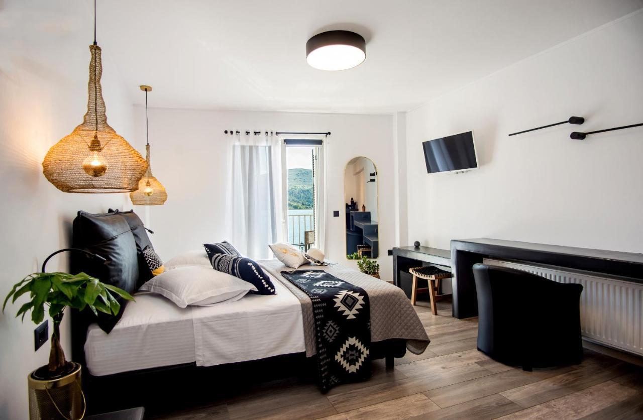 A & B Minimal Suite Ιι With Sea View In Argostoli Buitenkant foto